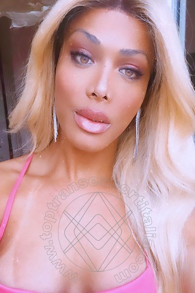 Foto selfie 14 di Camilla Brazil transescort Roma