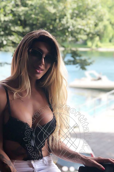 Foto selfie 21 di Camilla Brazil transescort Roma