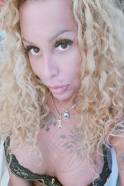 Foto selfie 3 di Barby Piel Morena Latina transescort Hannover