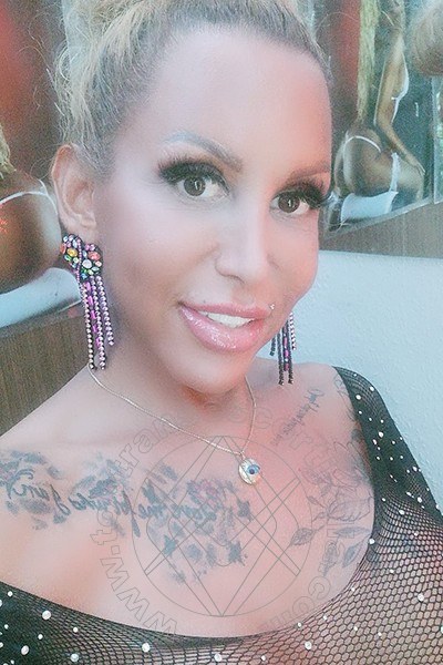 Foto selfie 1 di Barby Piel Morena Latina transescort Hannover