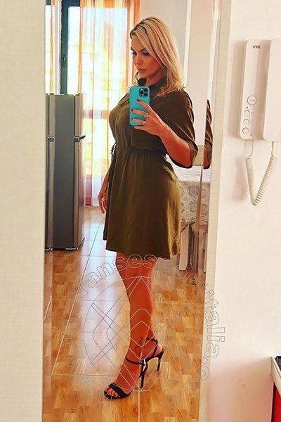Foto selfie 5 di Julie Berdu Pornostar transescort Parigi