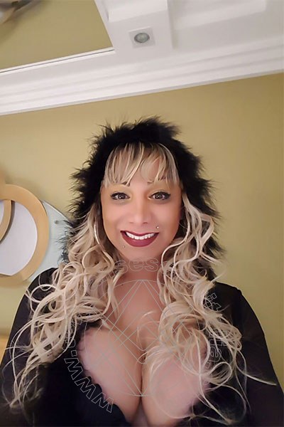 Foto selfie 25 di Walkiria Drumond Pornostar transescort Viareggio