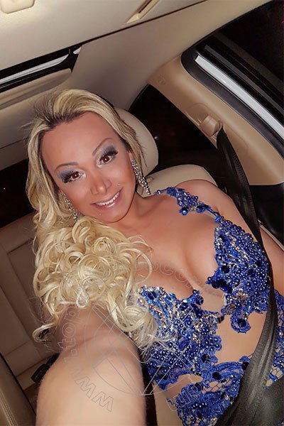 Foto selfie 18 di Walkiria Drumond Pornostar transescort Viareggio