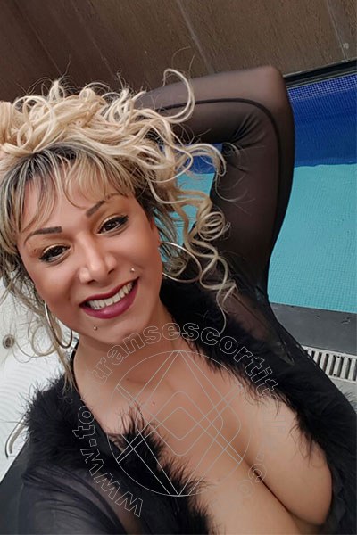 Foto selfie 19 di Walkiria Drumond Pornostar transescort Viareggio