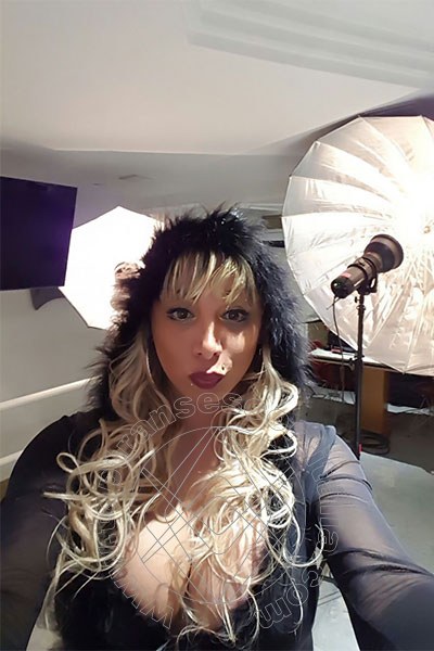 Foto selfie 22 di Walkiria Drumond Pornostar transescort Viareggio