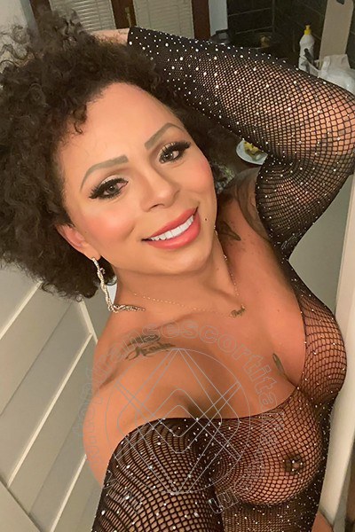 Foto selfie 10 di Thayla Santos Pornostar transescort Milano