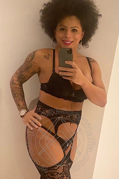 Foto selfie 9 di Thayla Santos Pornostar transescort Milano