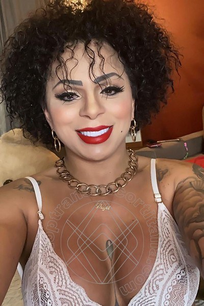 Foto selfie 15 di Thayla Santos Pornostar transescort Milano