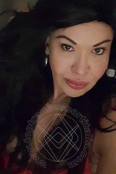 Foto selfie 85 di Tainá Oliveira transescort Prato