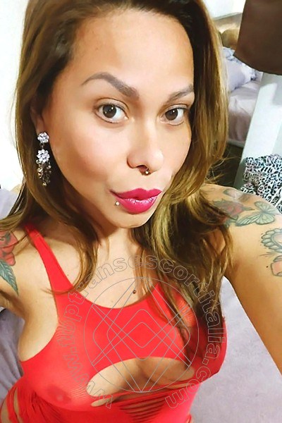Foto selfie 57 di Alessandra Toledo Pornostar transescort Rimini