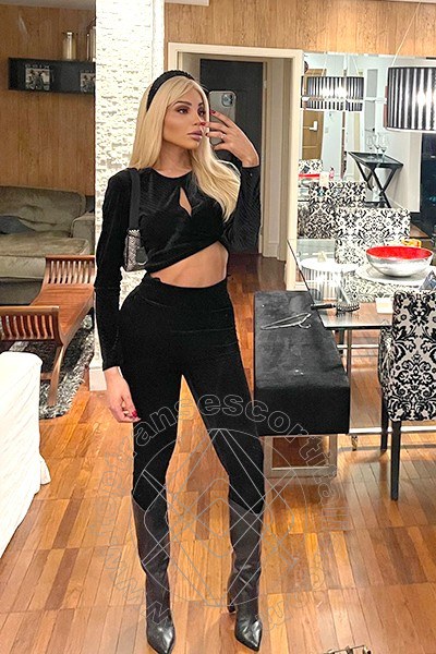 Foto selfie 30 di Rebecca Ferraz Pornostar transescort Roma