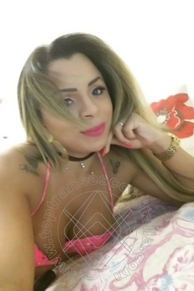 Foto selfie 34 di Thayla Santos Pornostar transescort Milano