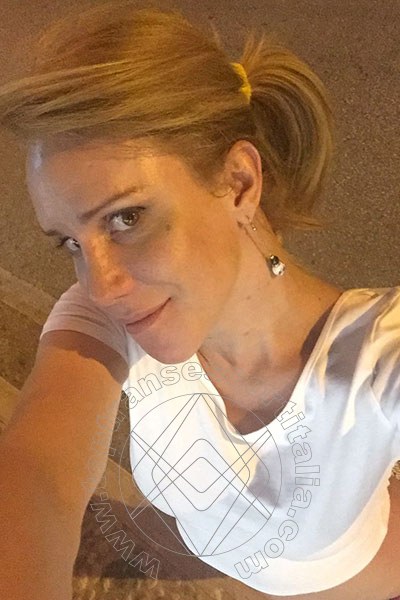 Foto selfie 42 di Giselly  Bella transescort Villa Rosa