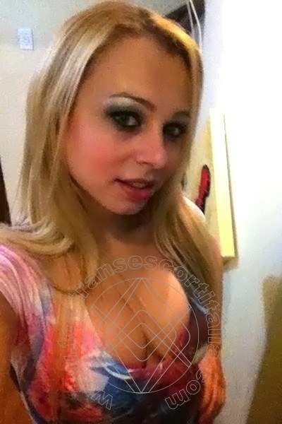 Foto selfie 40 di Michelly Ximenez Pornostar transescort Parma