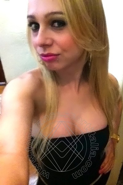Foto selfie 38 di Michelly Ximenez Pornostar transescort Parma