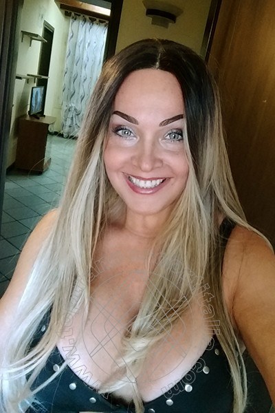 Foto selfie 51 di Dayane Callegare Pornostar transescort Albissola Marina