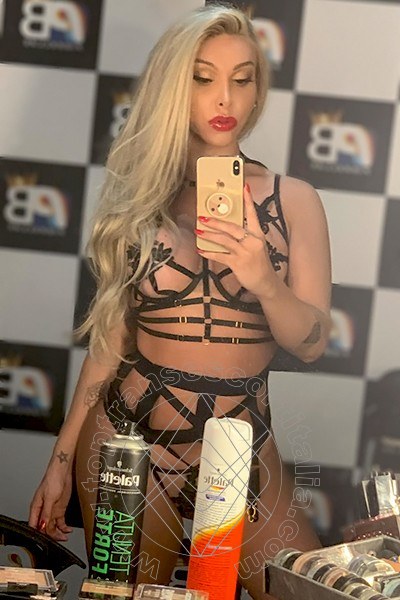 Foto selfie 30 di Carol Vendraminy Pornostar transescort Milano