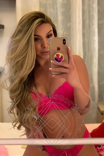 Foto selfie 19 di Carol Vendraminy Pornostar transescort Milano