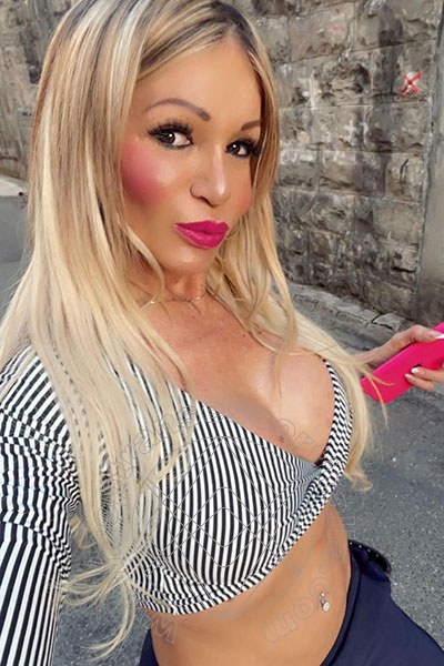 Foto selfie 155 di Pamy La Diva Stellare transescort Losanna