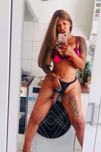 Foto selfie hot di Aline Belinelo transescort Mannheim