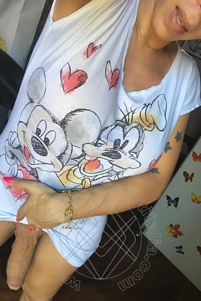 Foto selfie hot 9 di Sheila Lamborghini transescort Milano