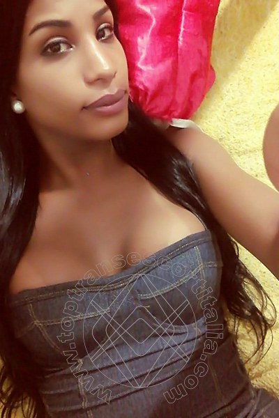 Foto selfie 76 di Mikaella Pimentell Pornostar transescort Roma