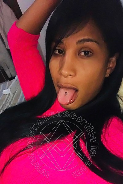 Foto selfie 35 di Mikaella Pimentell Pornostar transescort Roma