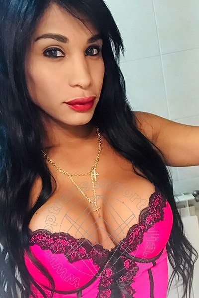 Foto selfie 32 di Mikaella Pimentell Pornostar transescort Roma