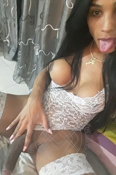 Foto selfie hot 62 di Mikaella Pimentell Pornostar transescort Roma