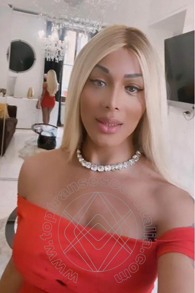 Foto selfie 12 di Camilla Brazil transescort Roma