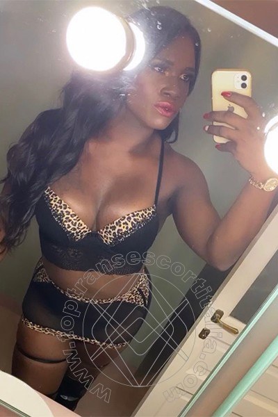 Foto selfie 23 di Paloma TerzaGamba transescort Caserta