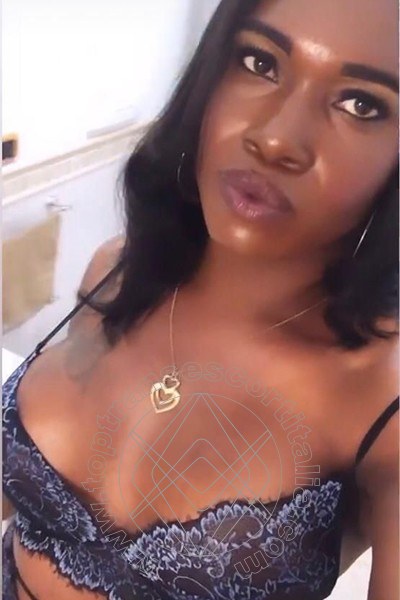 Foto selfie 22 di Paloma TerzaGamba transescort Caserta