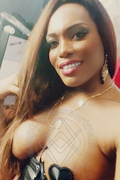 Foto selfie 2 di Naomi Xl transescort Napoli