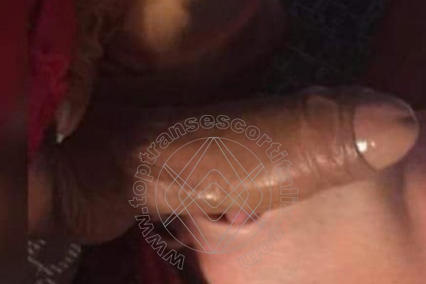 Foto selfie hot 32 di Naomy Xl transescort Genova