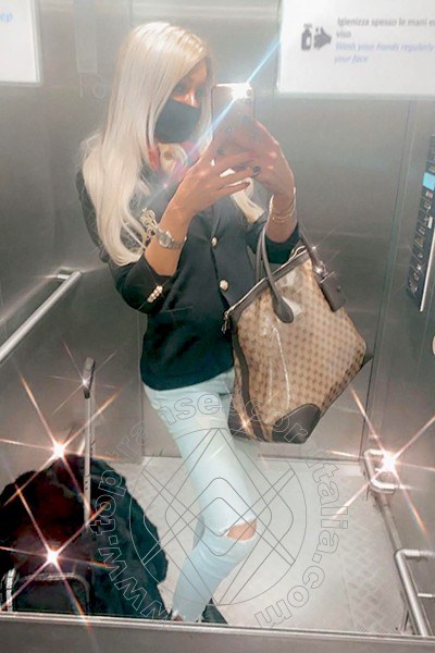 Foto selfie 422 di Pamy La Diva Stellare transescort Losanna