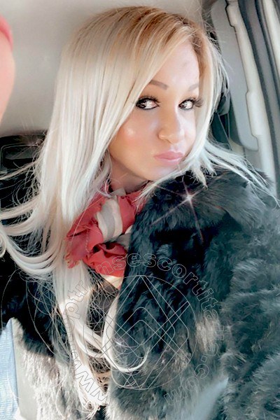 Foto selfie 424 di Pamy La Diva Stellare transescort Losanna