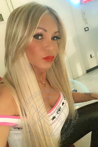 Foto selfie 98 di Pamy La Diva Stellare transescort Losanna