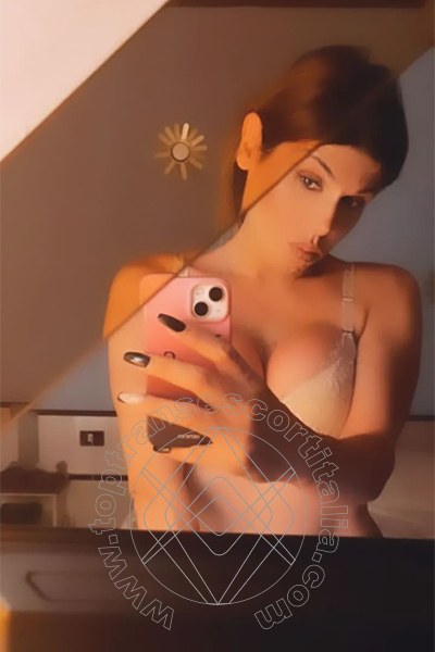 Foto selfie 45 di Chloe' Diamond Mazzini Pornostar transescort Silvi Marina