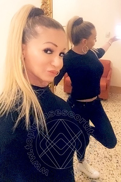 Foto selfie 520 di Pamy La Diva Stellare transescort Losanna