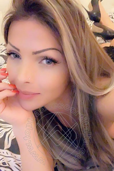 Foto selfie 53 di Carla Novaes Pornostar transescort Milano
