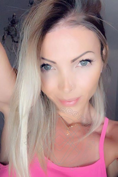 Foto selfie 45 di Carla Novaes Pornostar transescort Milano