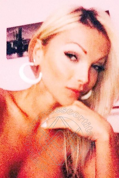 Foto selfie 64 di Carla Novaes Pornostar transescort Milano