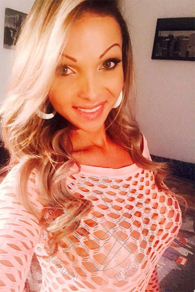 Foto selfie 85 di Carla Novaes Pornostar transescort Milano