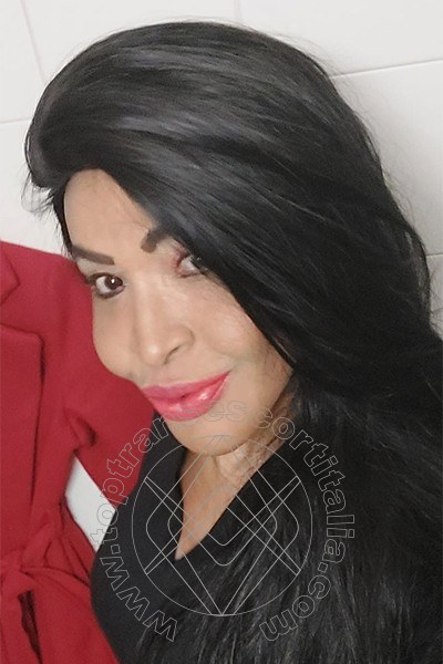 Foto selfie 81 di Tainá Oliveira transescort Prato