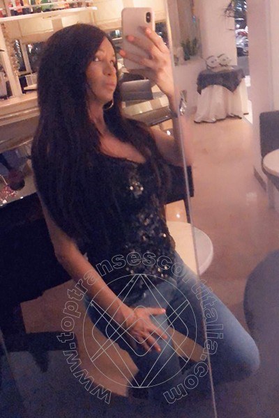 Foto selfie 1048 di Pamy La Diva Stellare transescort Losanna