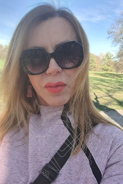 Foto selfie 2 di Selenia Blond transescort Siena
