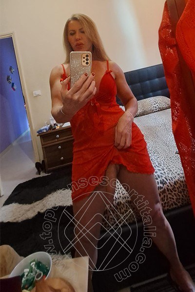 Foto selfie hot 8 di Selenia Blond transescort Siena