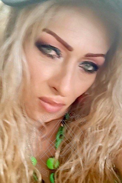 Foto selfie di Melinda Topolina transescort Trento