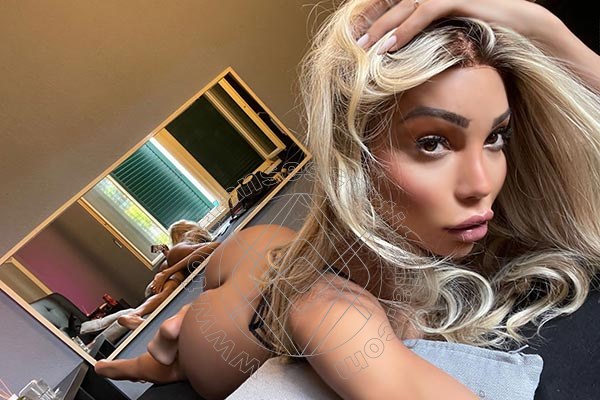 Foto selfie 25 di Rebecca Ferraz Pornostar transescort Roma