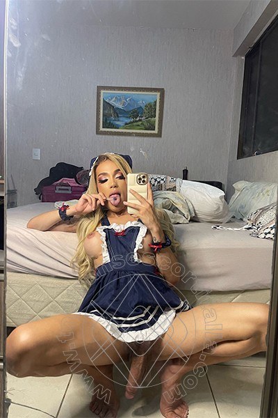 Foto selfie hot 5 di Sofia Rabello transescort Milano